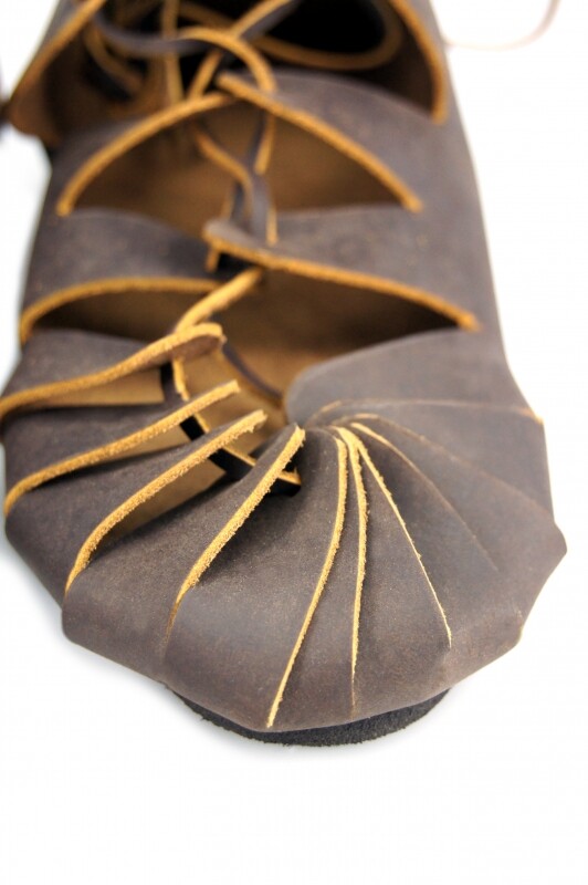 Leren sandalen, ijzertijd, bruin