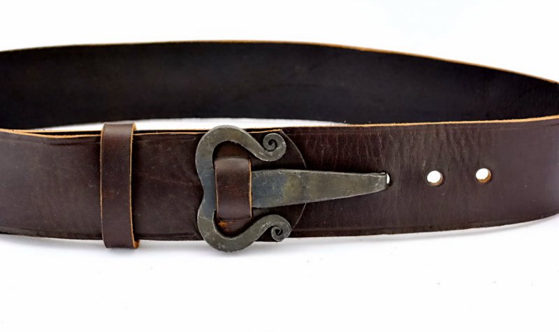 Iron Age belt Bornholm, brown leather