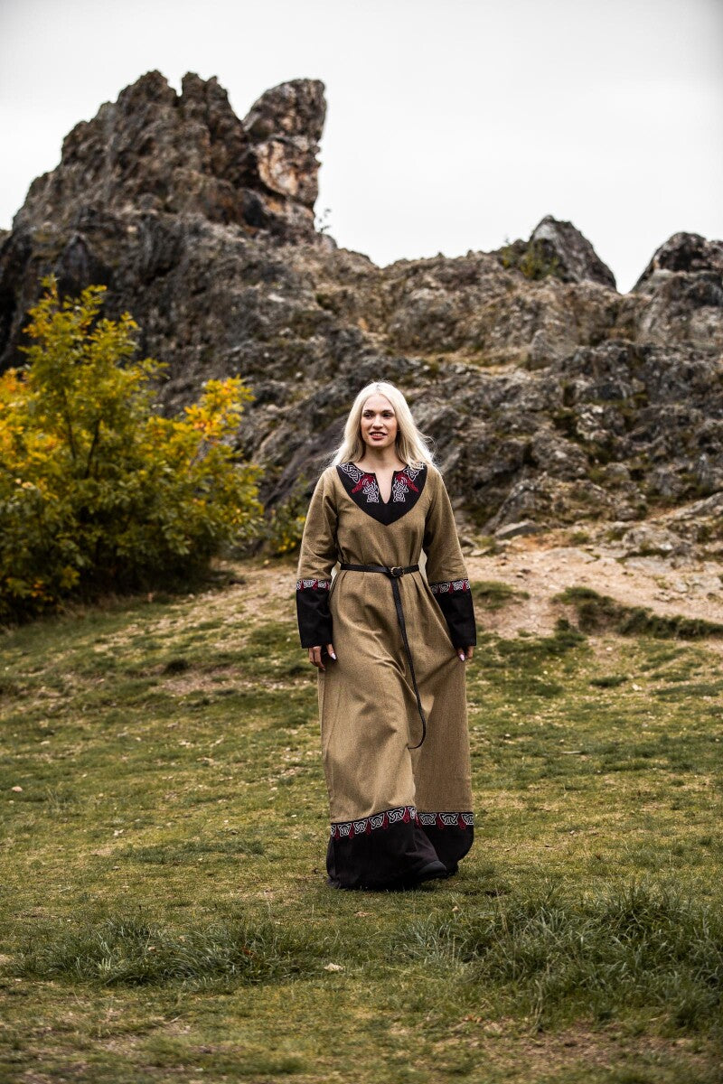 Viking dress Idun with embroidery, sand