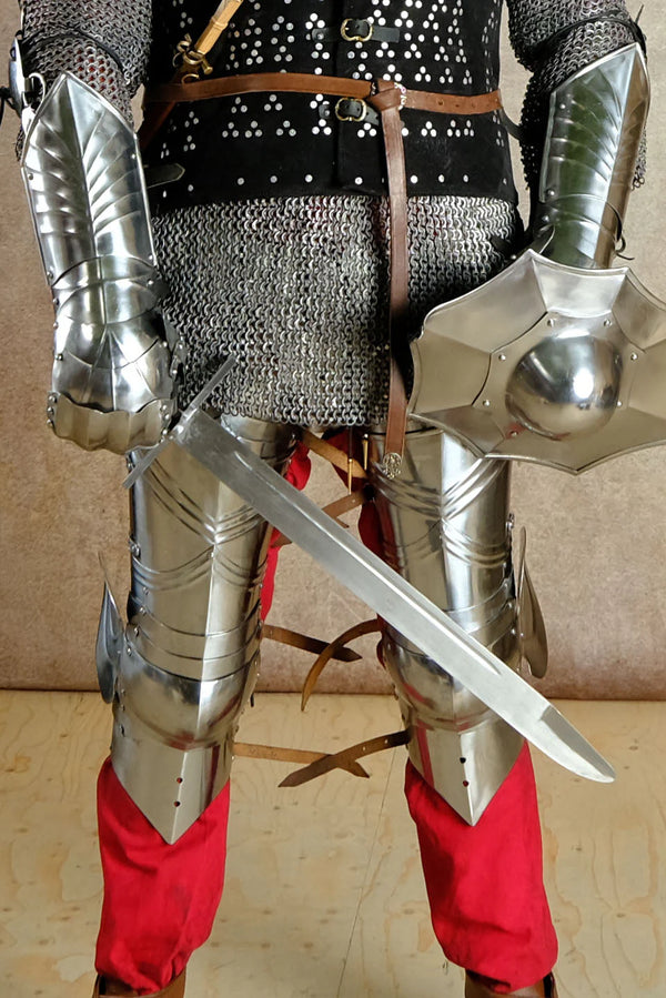 Om Messer: det "kniv"-svärd från senmedeltiden