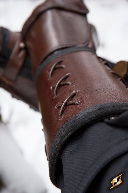 Leather gauntlet, Right hand