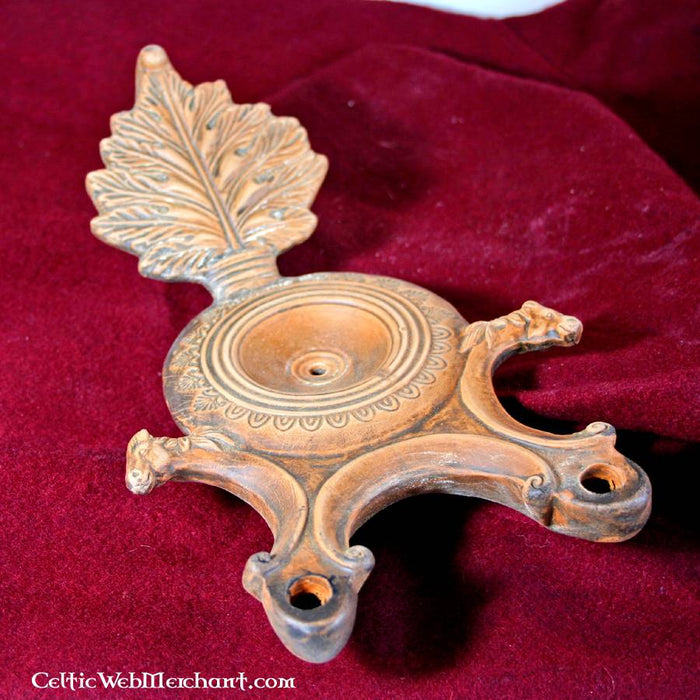 Double Roman oil lamp with palmet