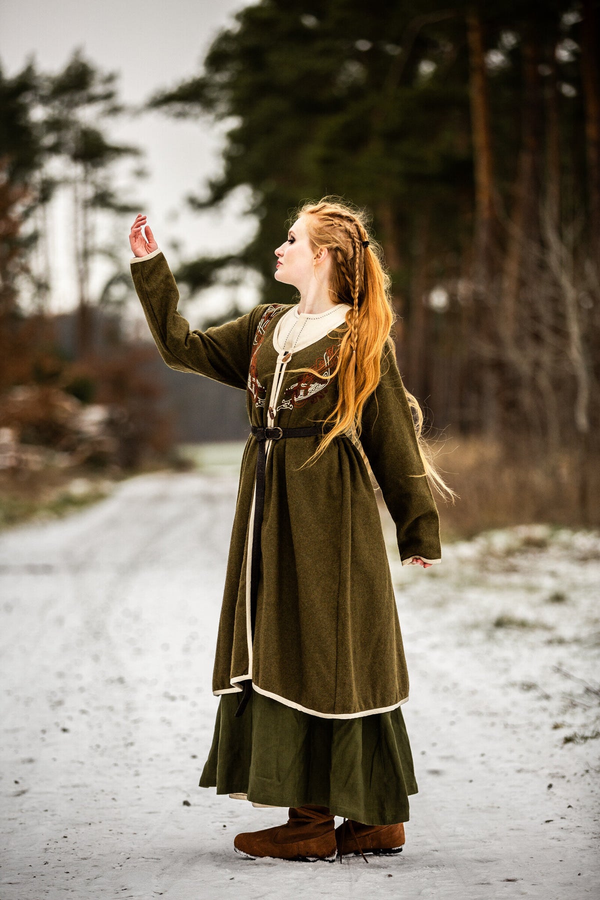 Viking kaftan Skadi, olive green, wool blend