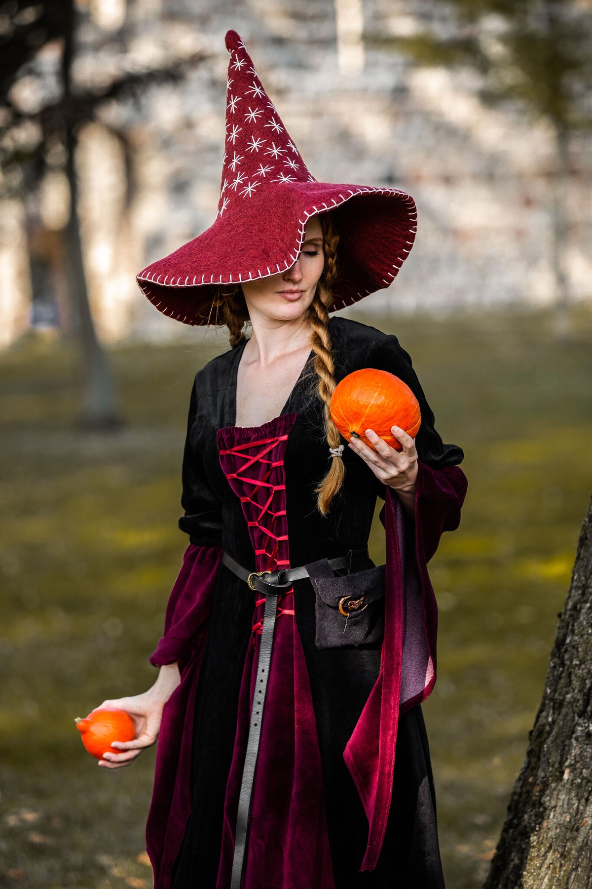 Witch hat with stars, red, wool felt