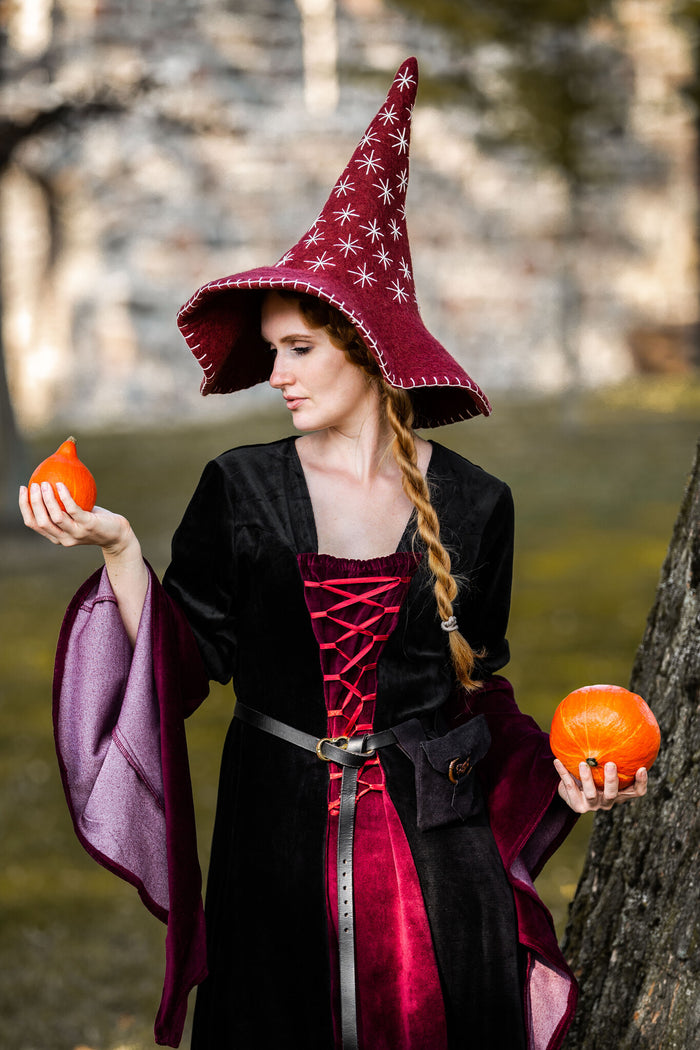 Witch hat with stars, red, wool felt