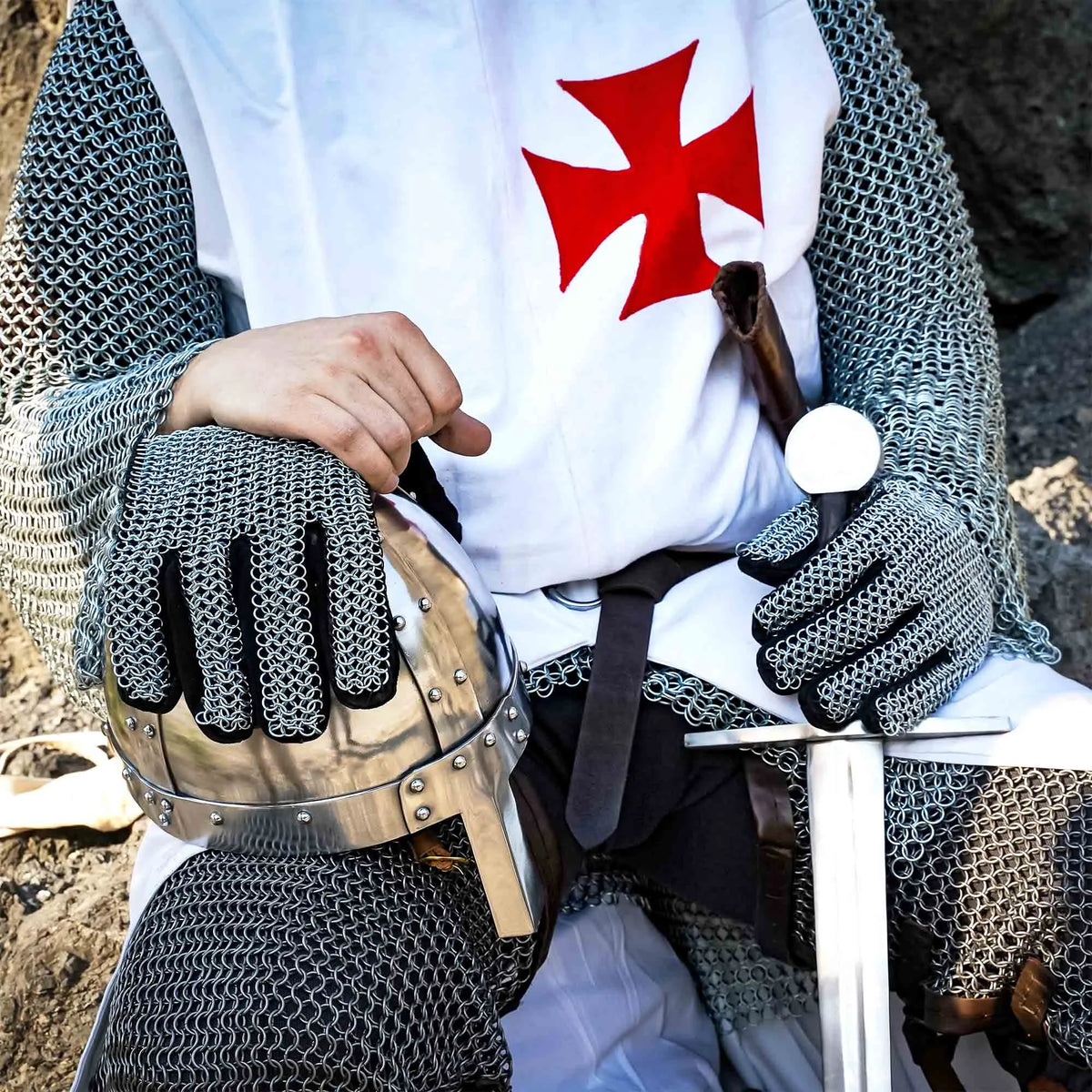 Chain mail gloves, unriveted round rings