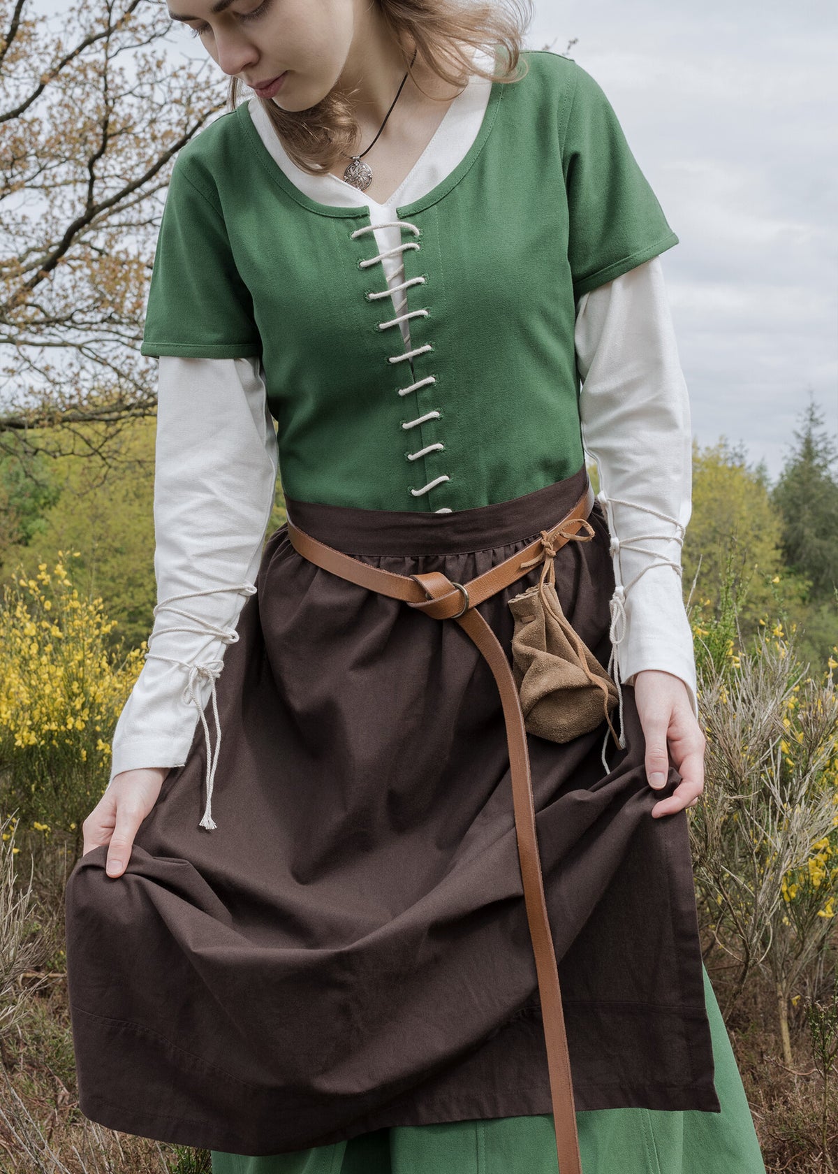 Apron Alianor, brown
