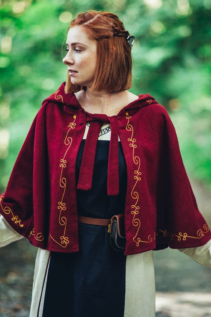 Chaperon Runa, red, wool blend