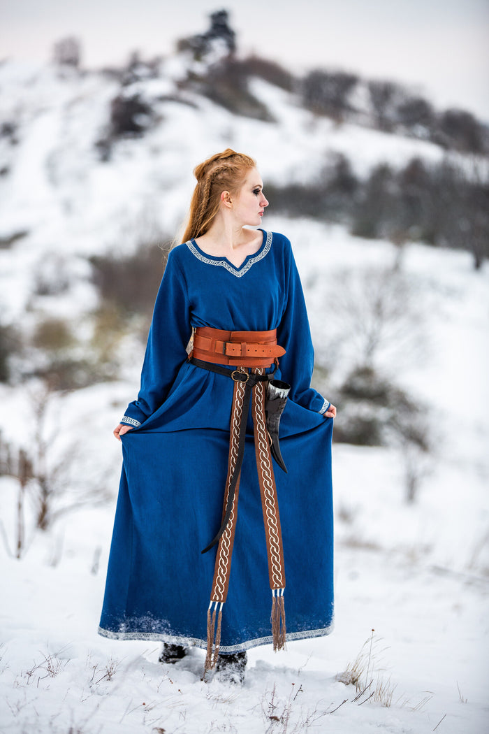 Early medieval dress Aelswith, blue