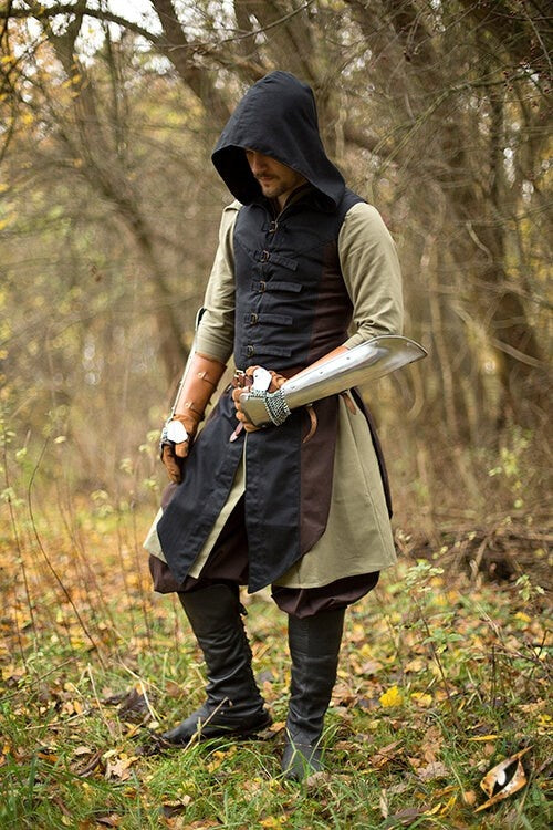 Sleeveless coat Assassins Creed, brown-black