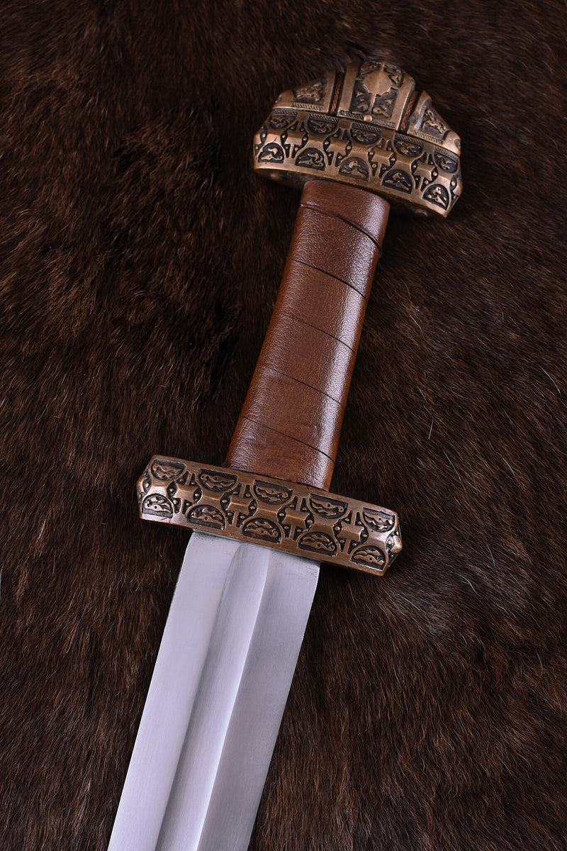 Spada vichinga dell’isola di Eigg, impugnatura in cuoio, temprata, semi-affilata