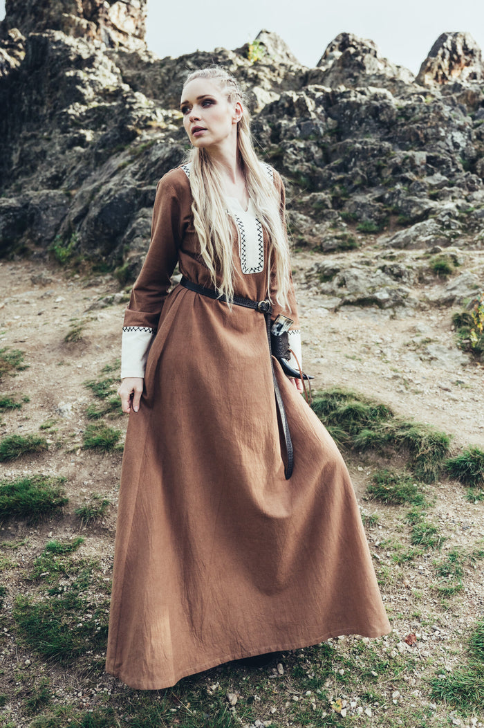 Viking dress Heidrun, sand
