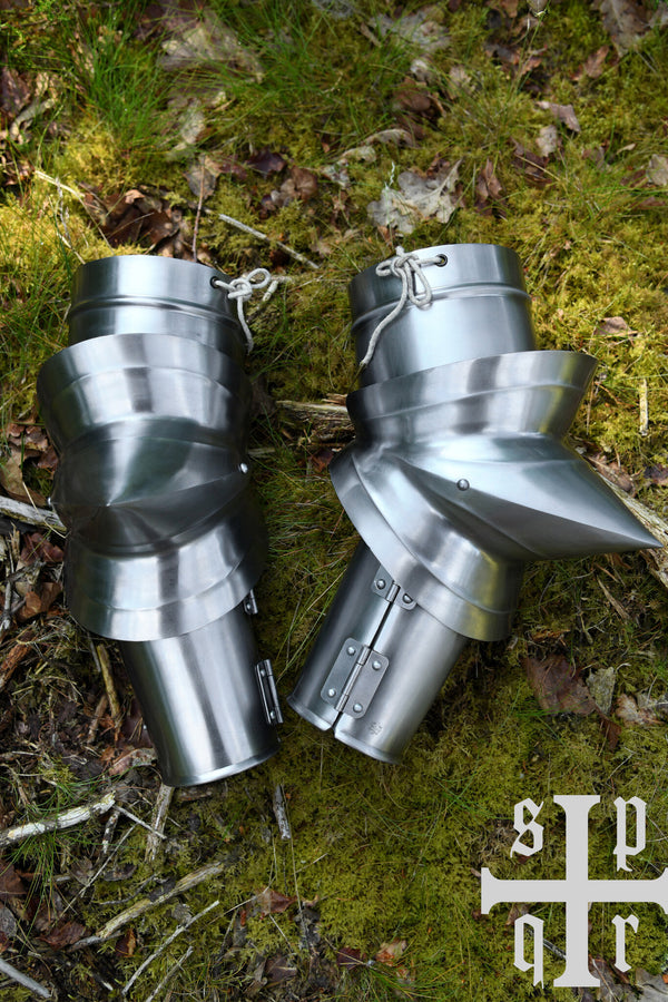 Milanese vambraces with large couters, 1.5 mm