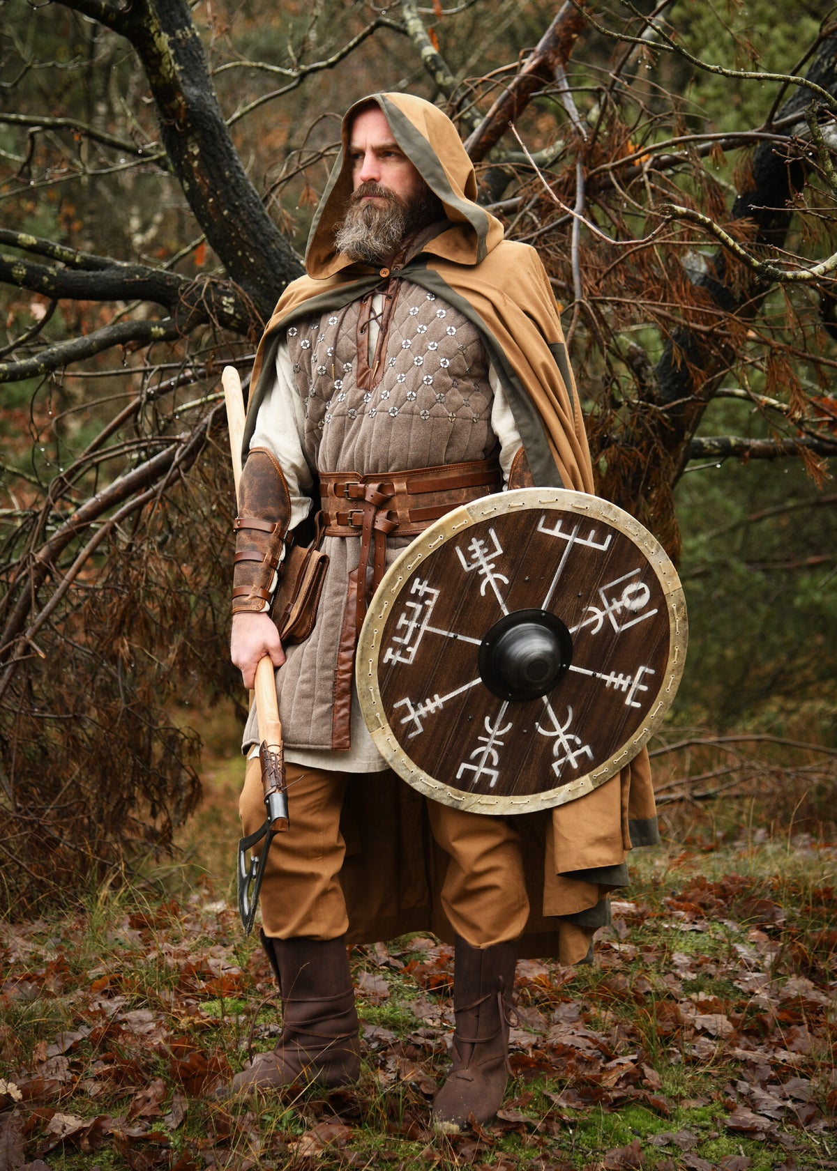 Viking shield Vegvisir with rawhide
