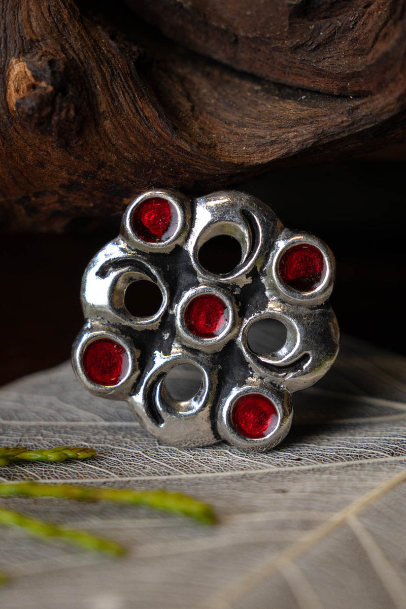 Merovingisk cloisonné-broche, forsølvet bronze