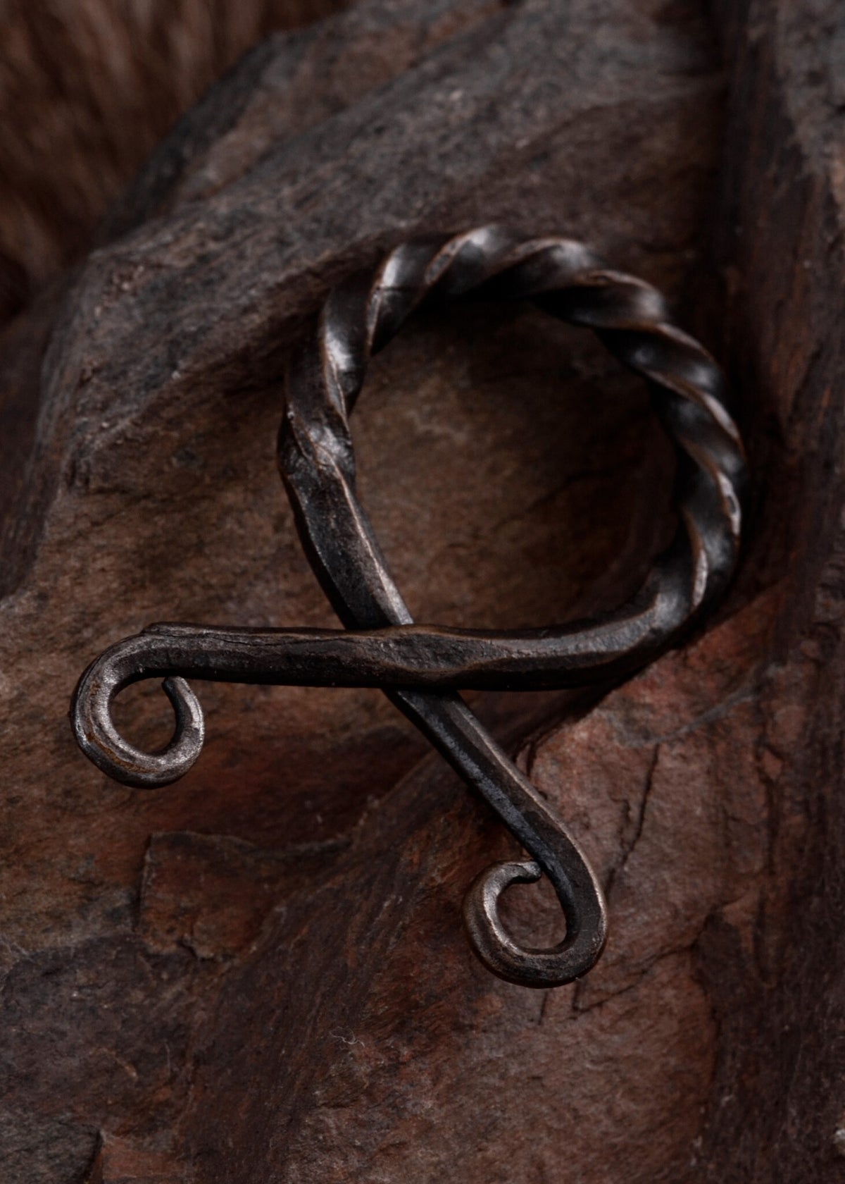 Twisted troll cross, S, iron