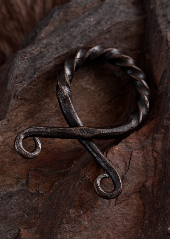 Twisted troll cross, S, iron