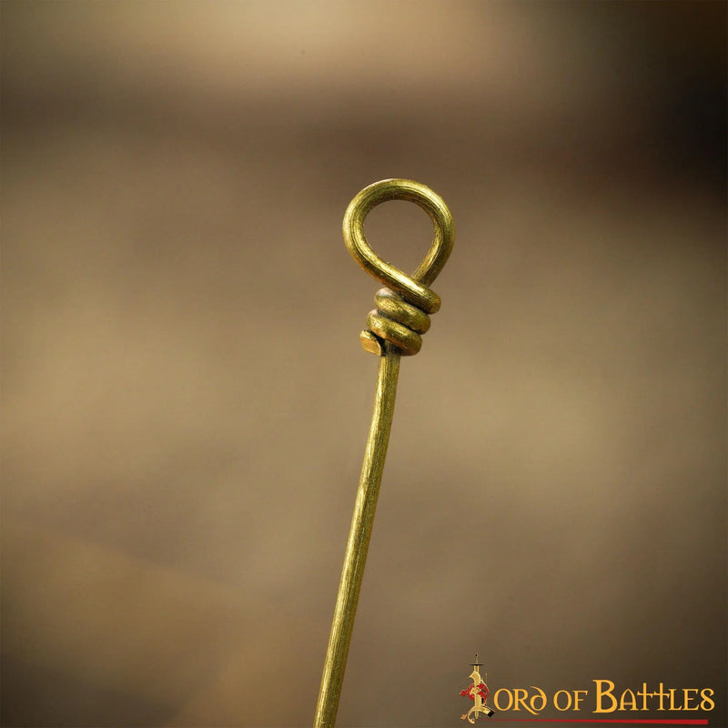 Épingles, six pièces, laiton