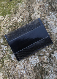 Double comb, horn