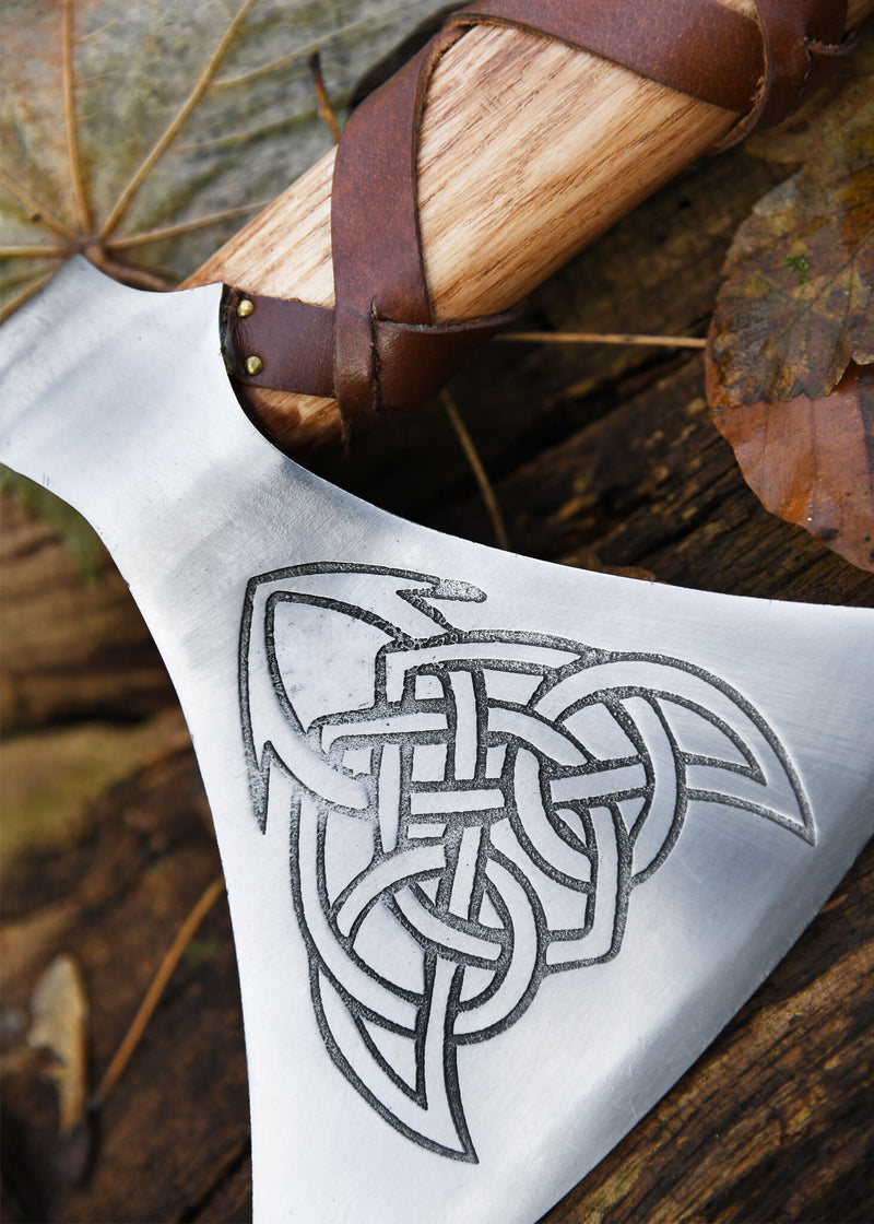 Ascia vichinga, tipo M, incisa, semi-affilata