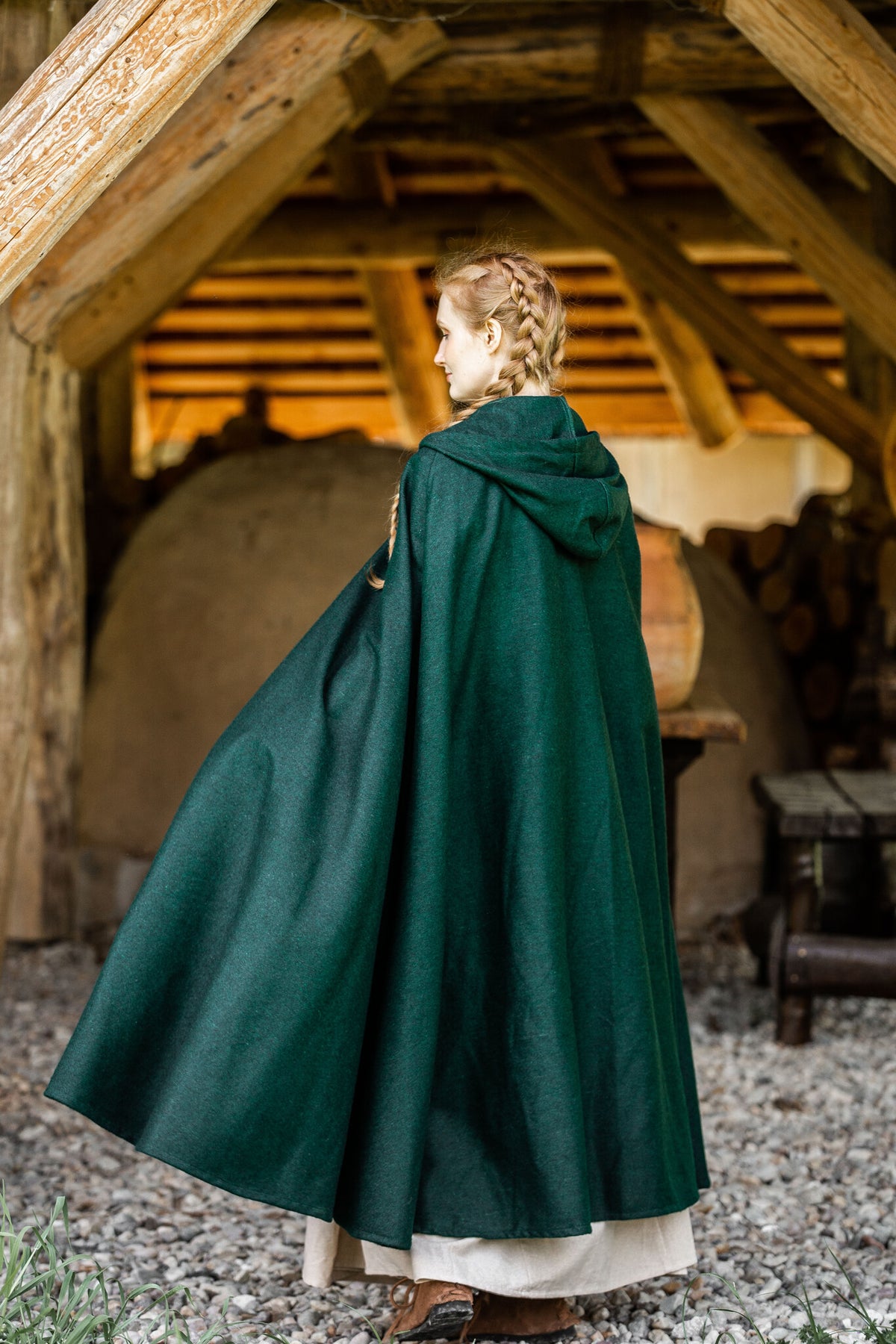 Medieval cloak Karen green, wool mix