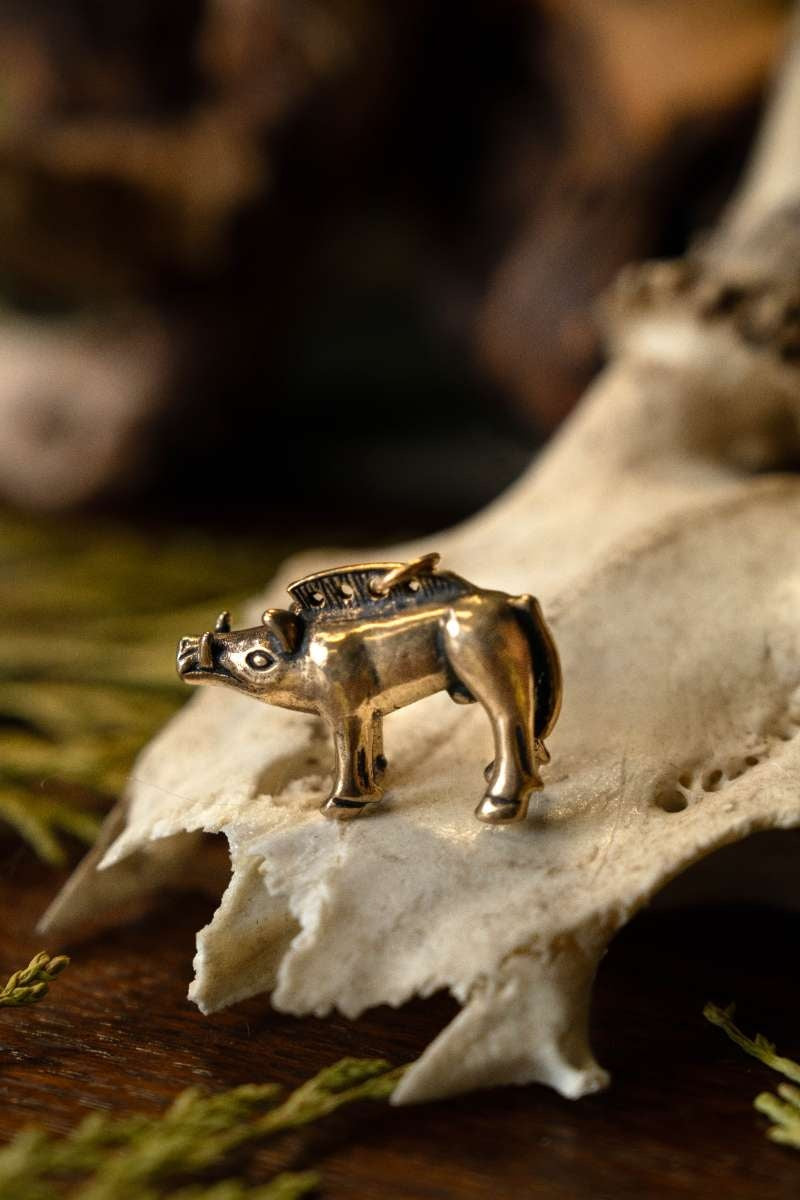 Pendant Celtic boar Bibracte, bronze