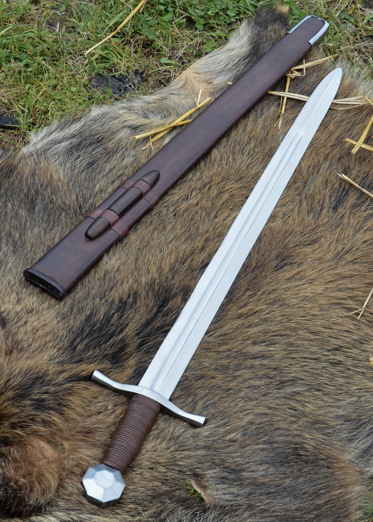 English single-handed sword, 13th century, semi-sharp