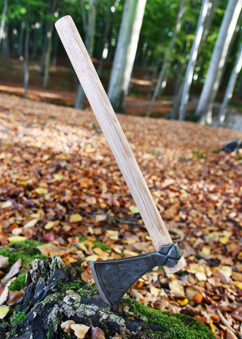 Hacha vikinga Mammen, tipo H, semi-afilada