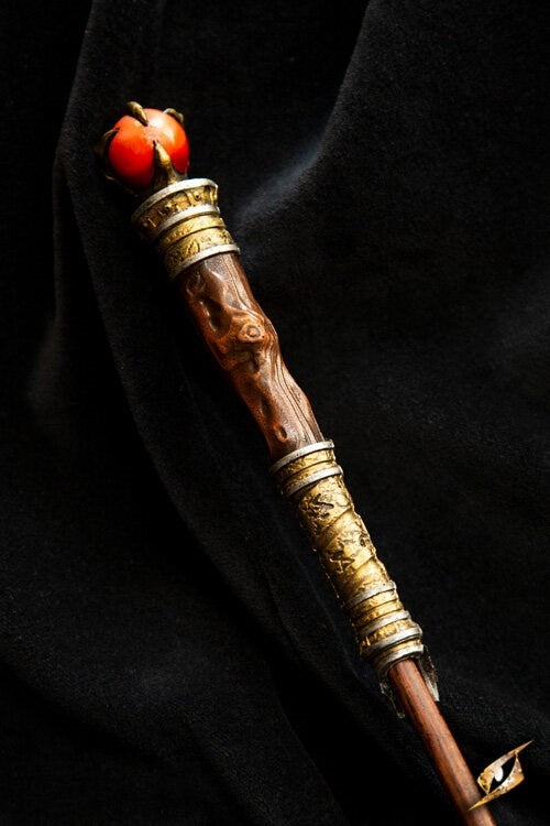 Wand Eldritch, brown