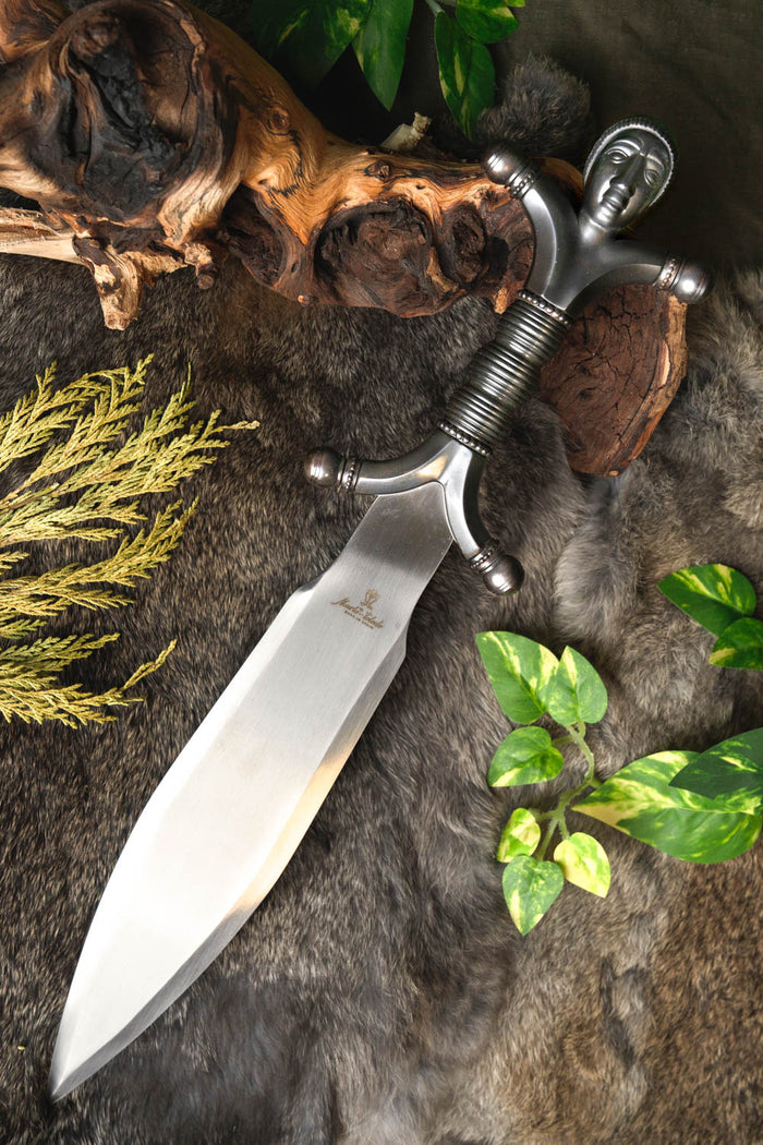Celtic dagger North Grimston, semi-sharp