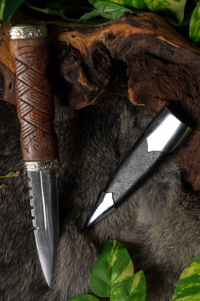 Sgian Dubh, semi-sharp