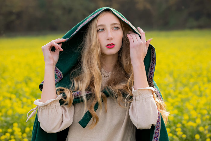 Embroidered cloak Lyra, green, wool mix