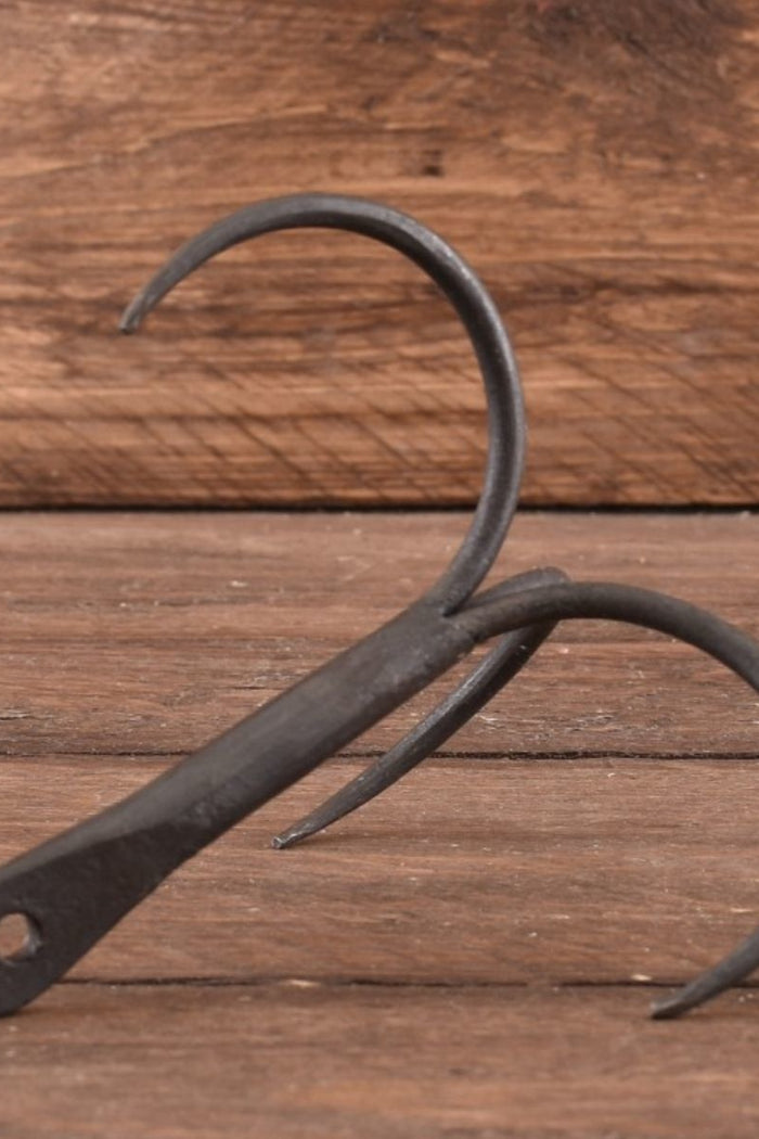 Smoking hook / throwing anchor hand-forged