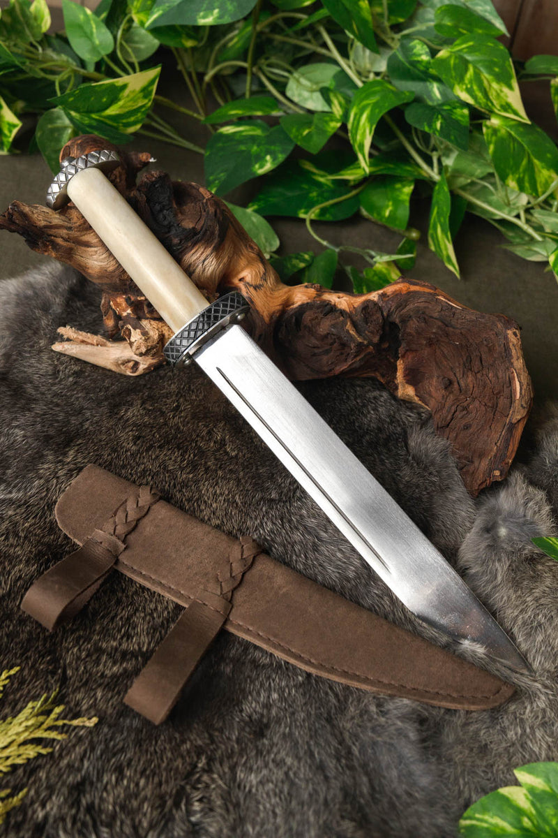Seax Eriksson, halb scharf