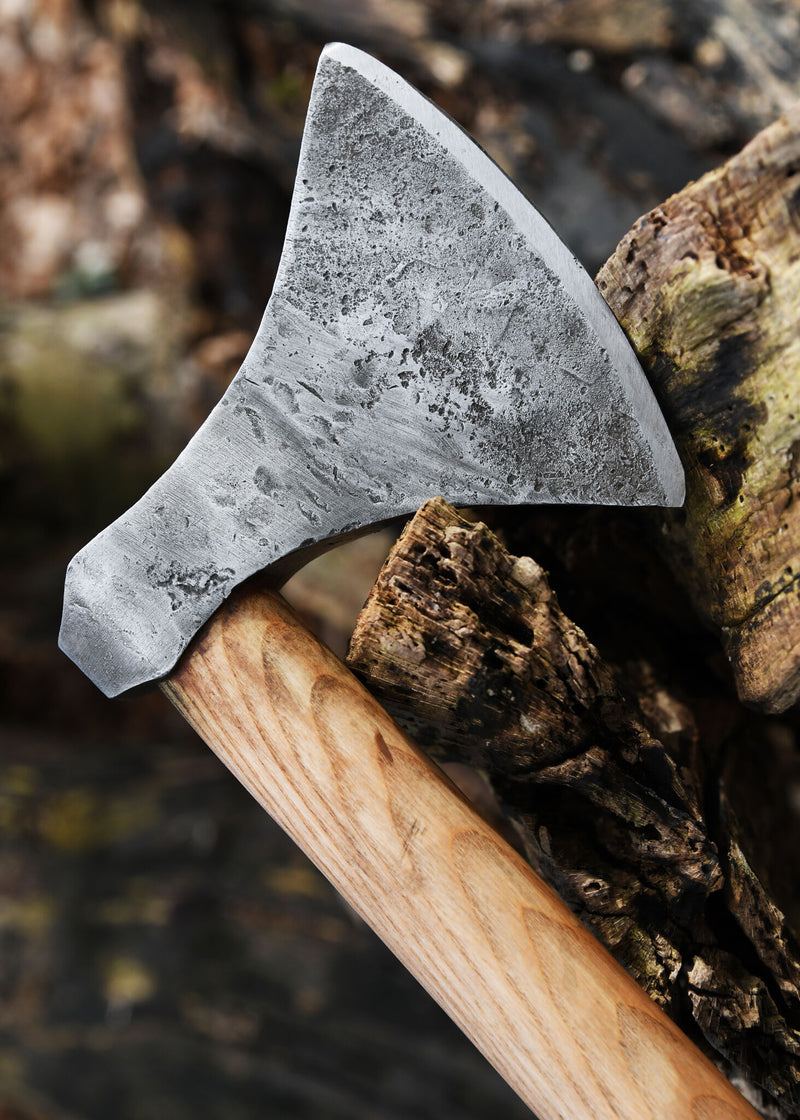 Hacha vikinga de acero forjado a mano, tipo M, semi-afilada