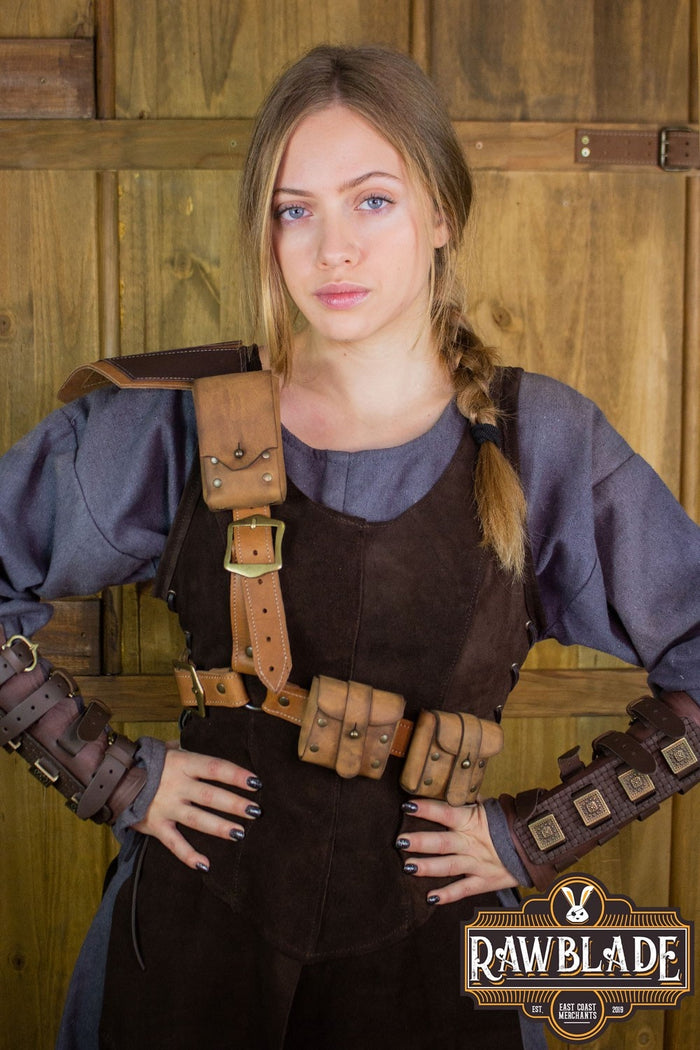 Rogue shoulder and chest strap with removable pouches, black