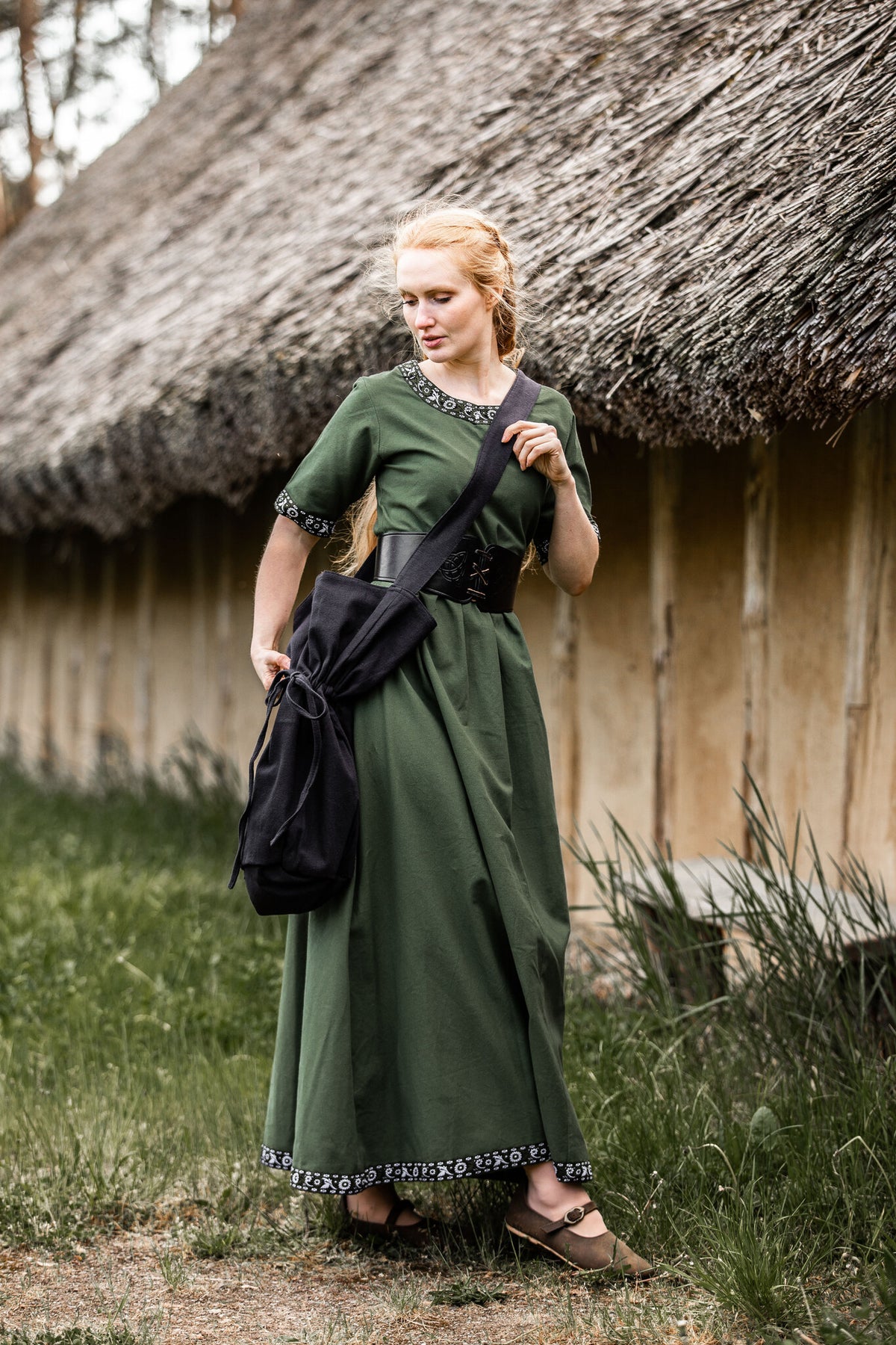Medieval dress Ennlin, green