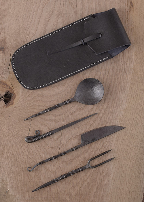 Medieval cutlery set with leather pouch