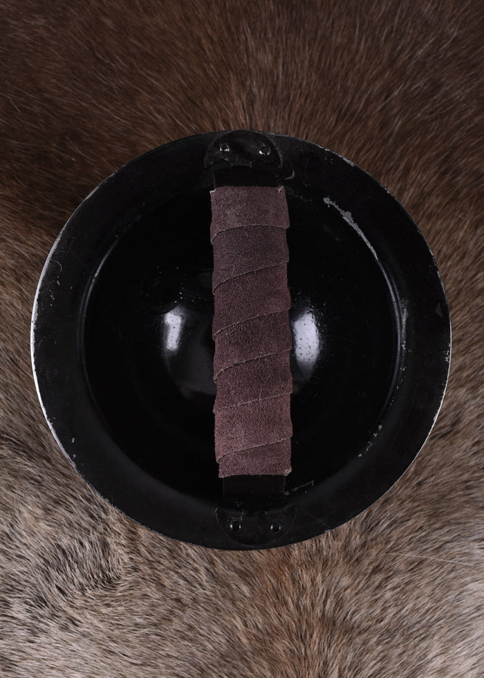 Fist shield (buckler), type IA