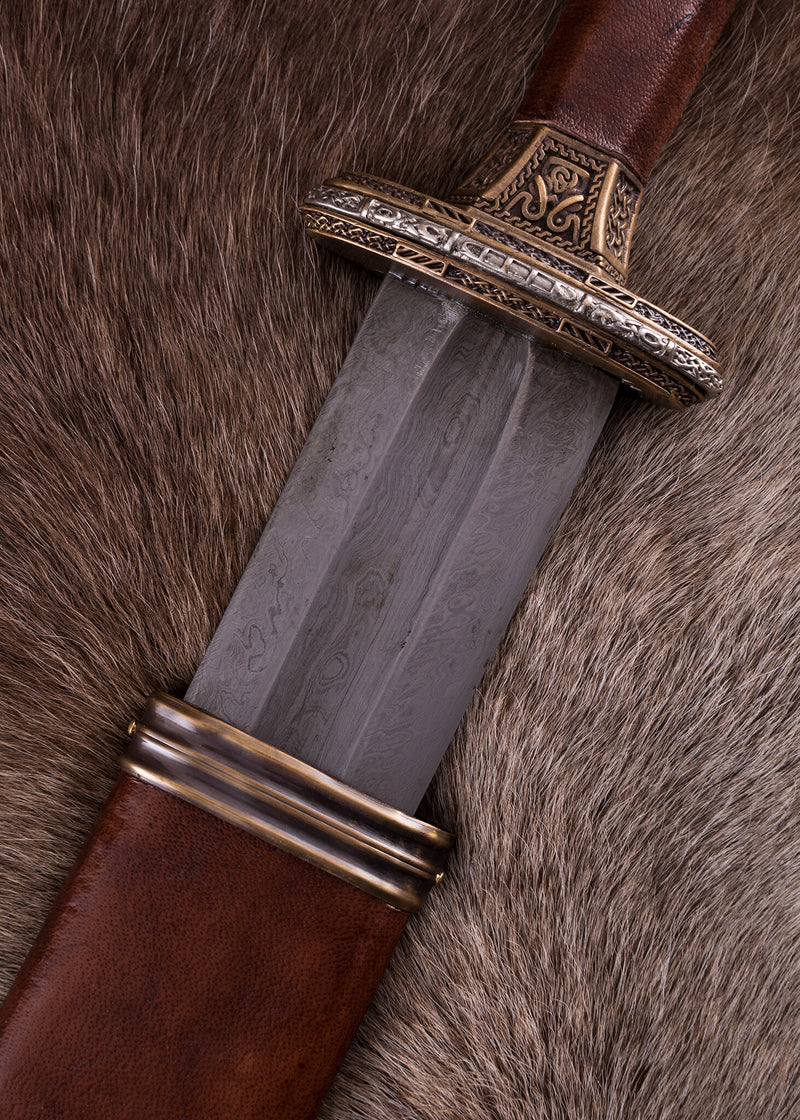 Spada vendel Uppsala, VII–VIII secolo, guardia in ottone, damasco, semi-affilata