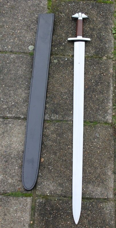 Spada vichinga Eostre, Petersen tipo A, semi-affilata