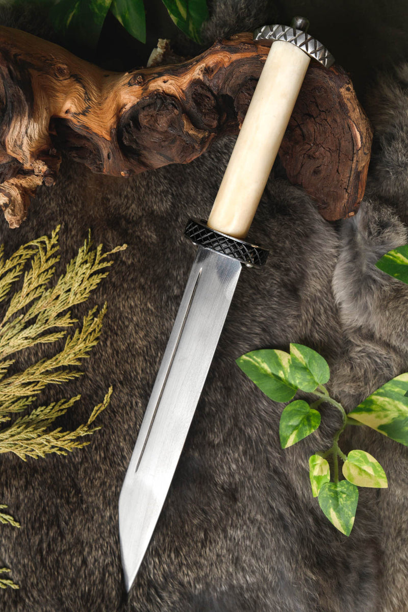 Seax Eriksson, halb scharf