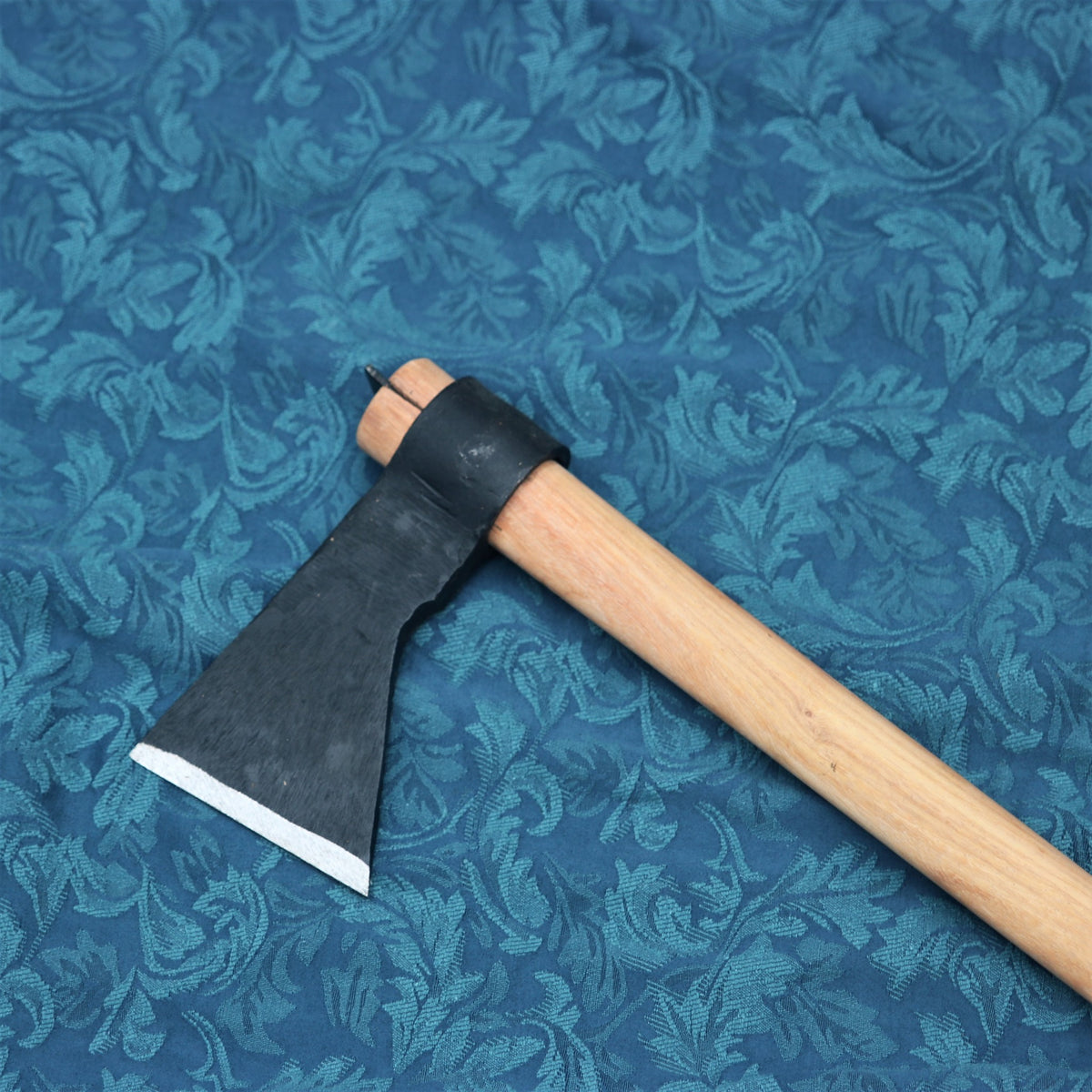 Tomahawk throwing axe, semi-sharp
