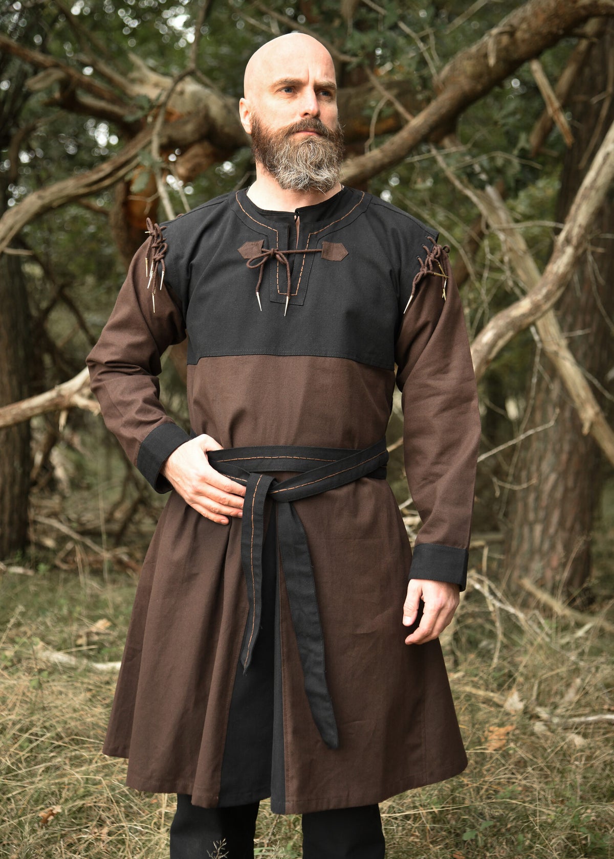 Medieval tunic Skjoldehamm, brown-black