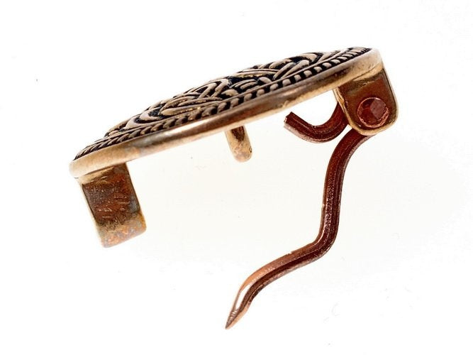 Birka Disc Fibula Borrestijl, Bronze