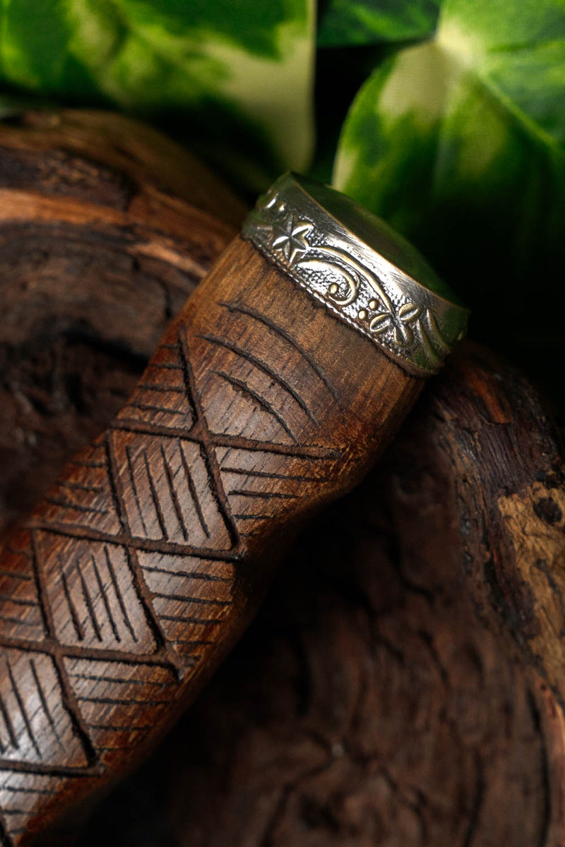 Sgian dubh, półostry