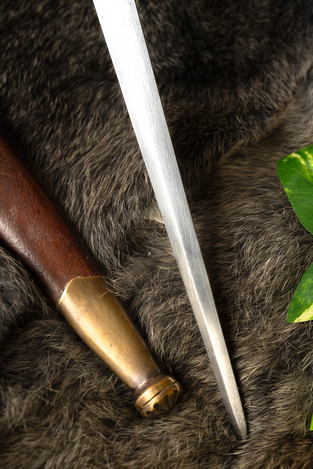 German quillon dagger with sheath, 16th century, semi-sharp