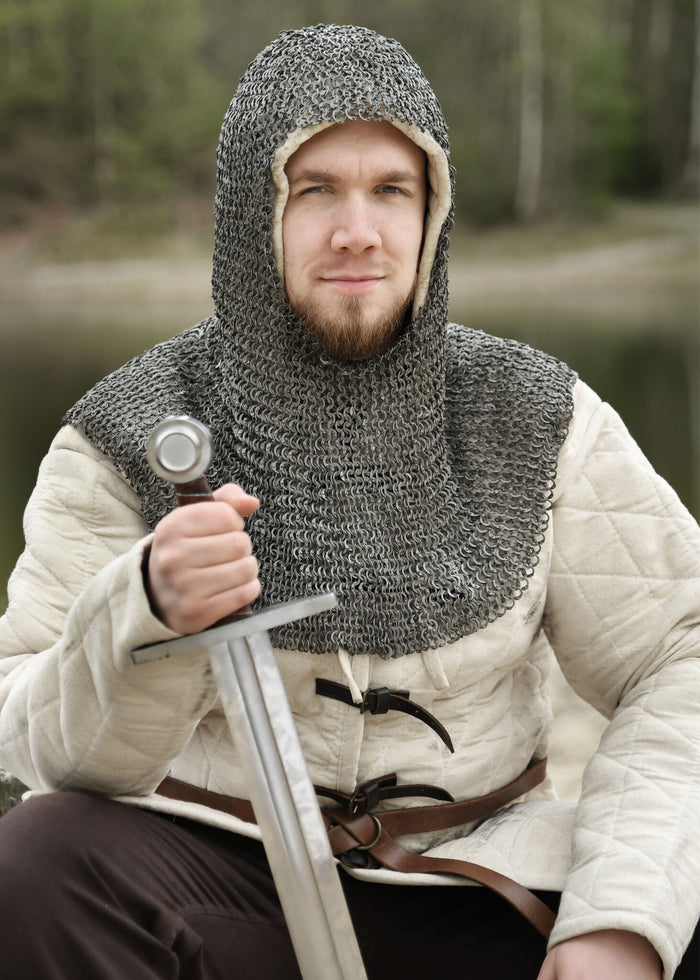 Chainmail coif with square neck, flat rings – round rivets, 8 mm