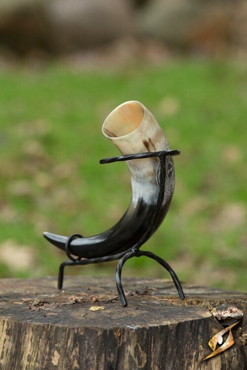 Vikingedrikkehorn Aegishjalmur, mørk, 500–650 ml