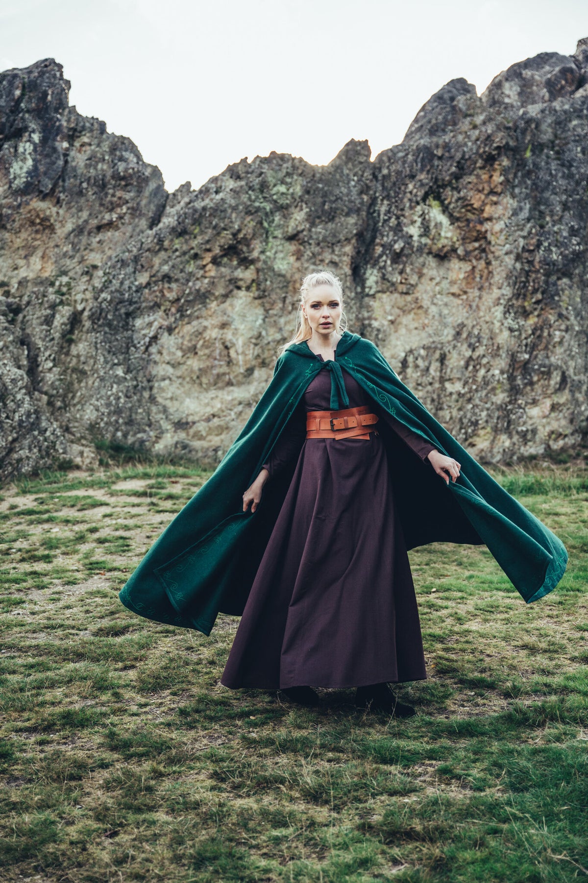 Embroidered cloak Damia, green, wool mix